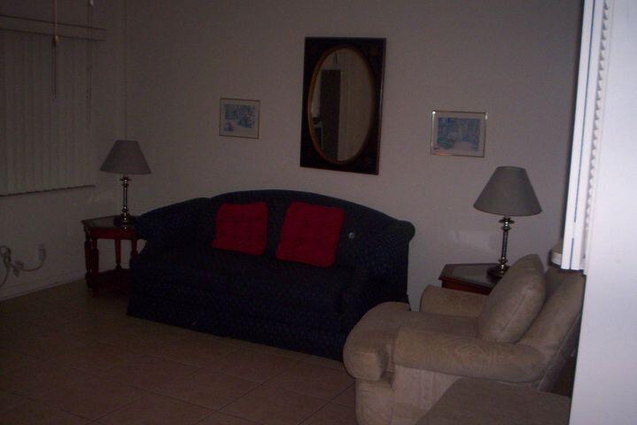 175 Fanshaw East, Unit 175 Boca Raton, FL 33434 - Photo 5 of 25 Spacious Seating Area