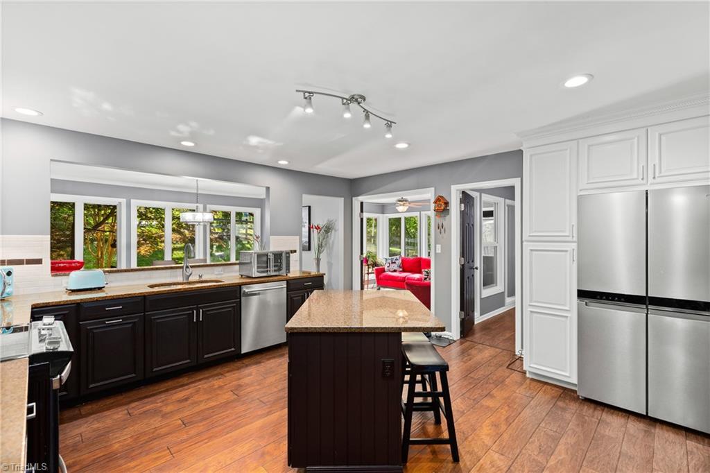 4370 Rivendell Road Kernersville, NC 27284 - Photo 11 of 40 Kitchen