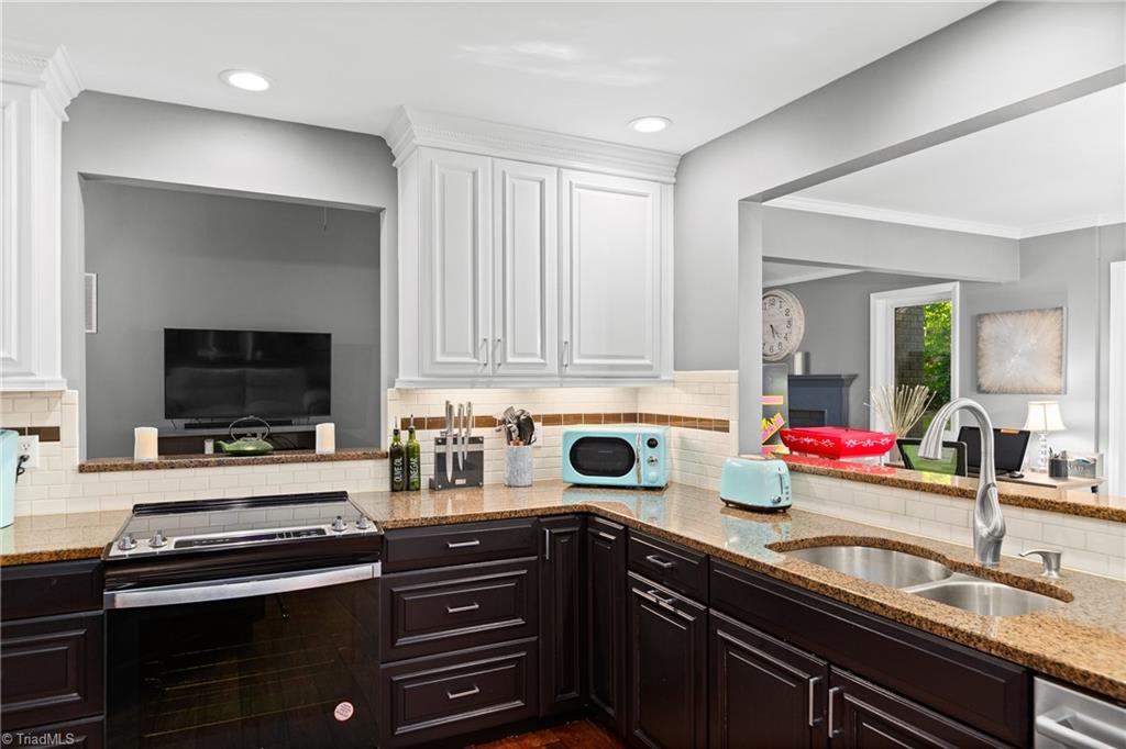4370 Rivendell Road Kernersville, NC 27284 - Photo 12 of 40 Kitchen