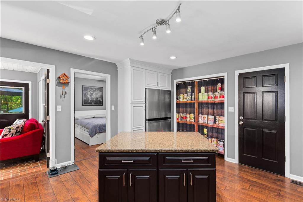 4370 Rivendell Road Kernersville, NC 27284 - Photo 13 of 40 Kitchen