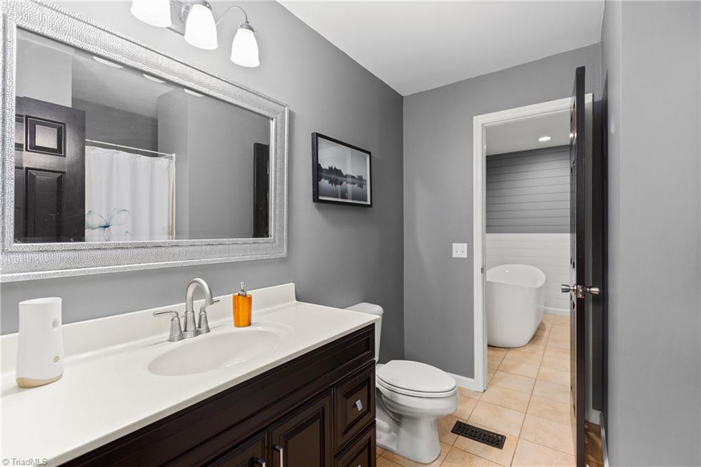 4370 Rivendell Road Kernersville, NC 27284 - Photo 19 of 40 Primary Ensuite