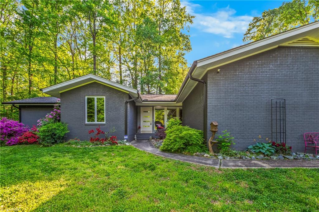 4370 Rivendell Road Kernersville, NC 27284 - Photo 2 of 40 Front