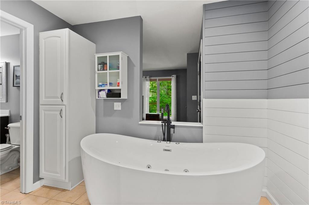 4370 Rivendell Road Kernersville, NC 27284 - Photo 22 of 40 Primary Ensuite