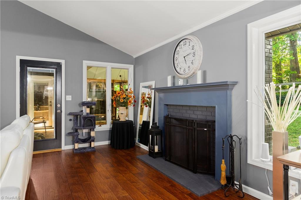 4370 Rivendell Road Kernersville, NC 27284 - Photo 7 of 40 Living Room