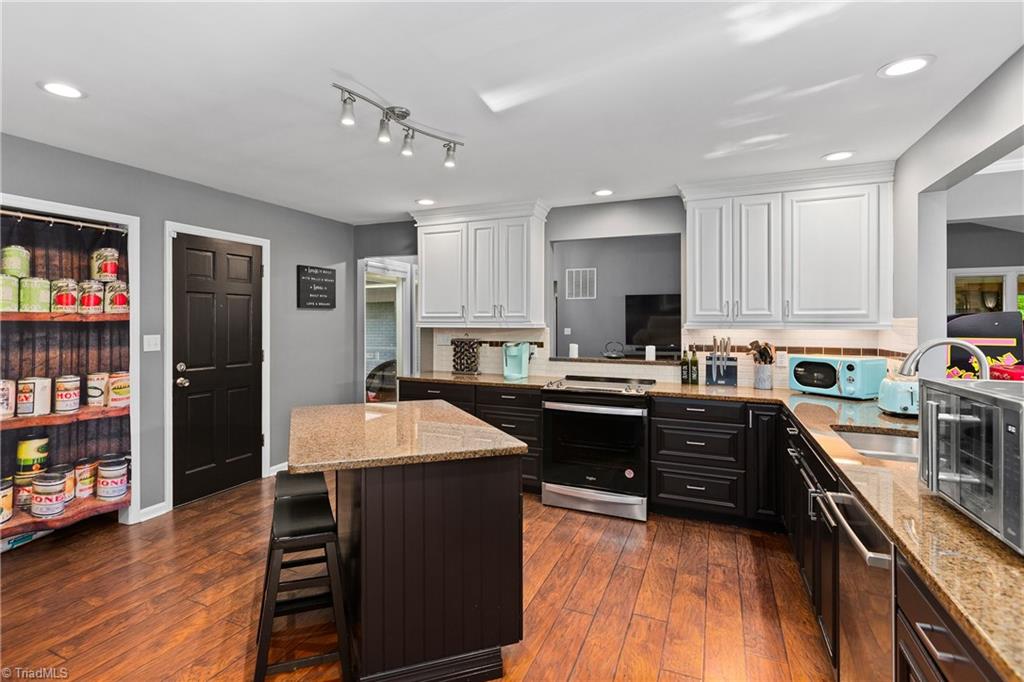 4370 Rivendell Road Kernersville, NC 27284 - Photo 9 of 40 Kitchen
