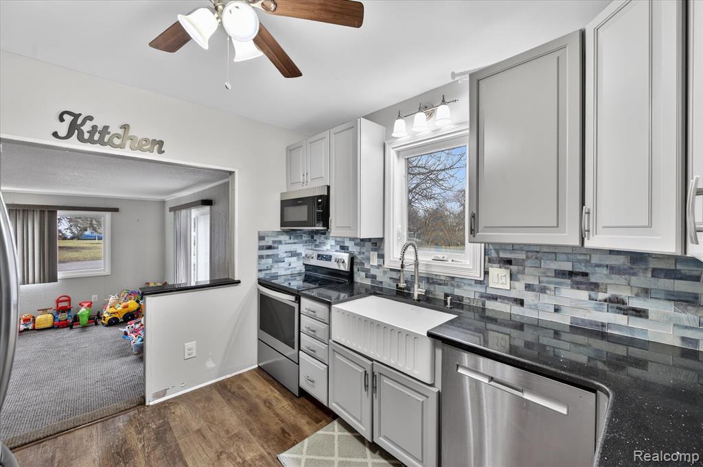 13520 Fenton Road Fenton, MI 48430 - Photo 9 of 41 Gallery Image 9