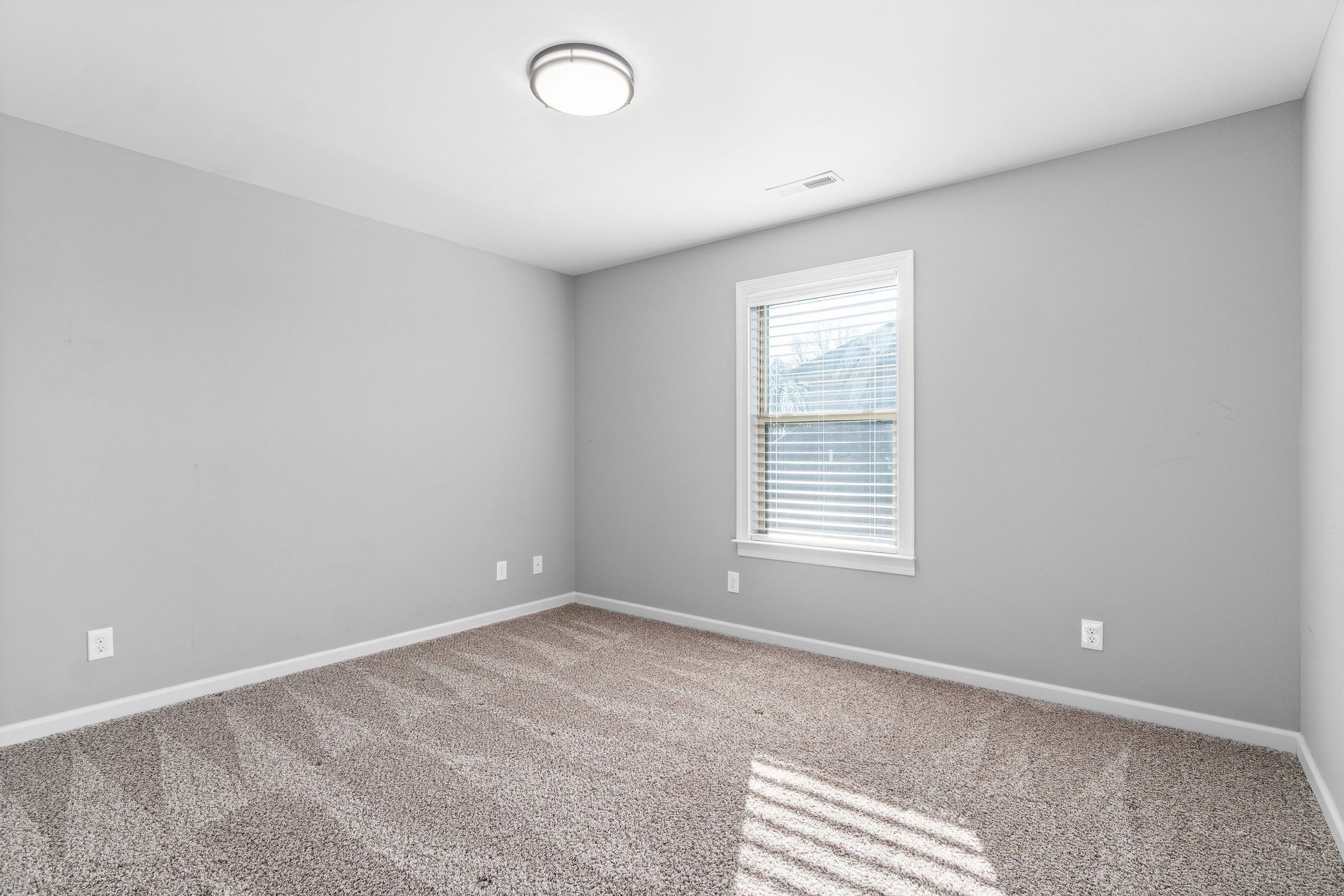 520 Larkspur Drive Clarksville, TN 37043 - Photo 27 of 34 a view of a livingroom with a window