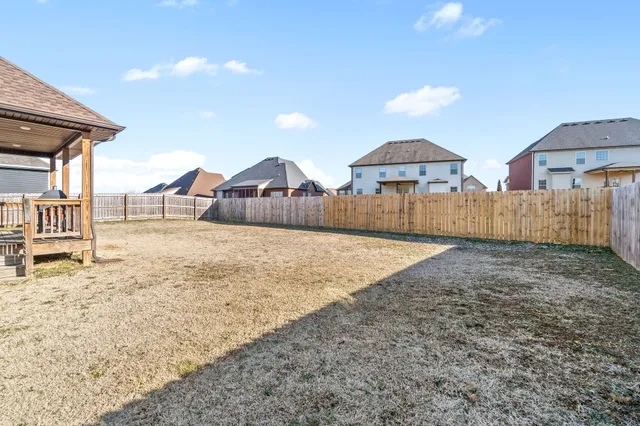 $2,500 | 520 Larkspur Drive, Clarksville, TN 37043