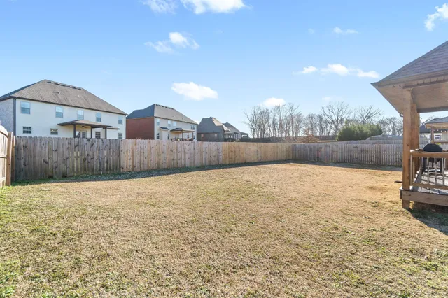 $2,500 | 520 Larkspur Drive, Clarksville, TN 37043