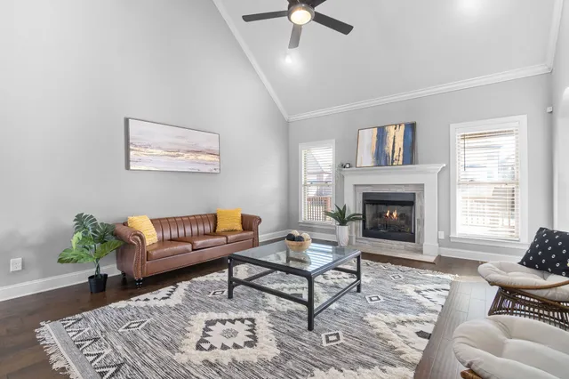 $2,500 | 520 Larkspur Drive, Clarksville, TN 37043