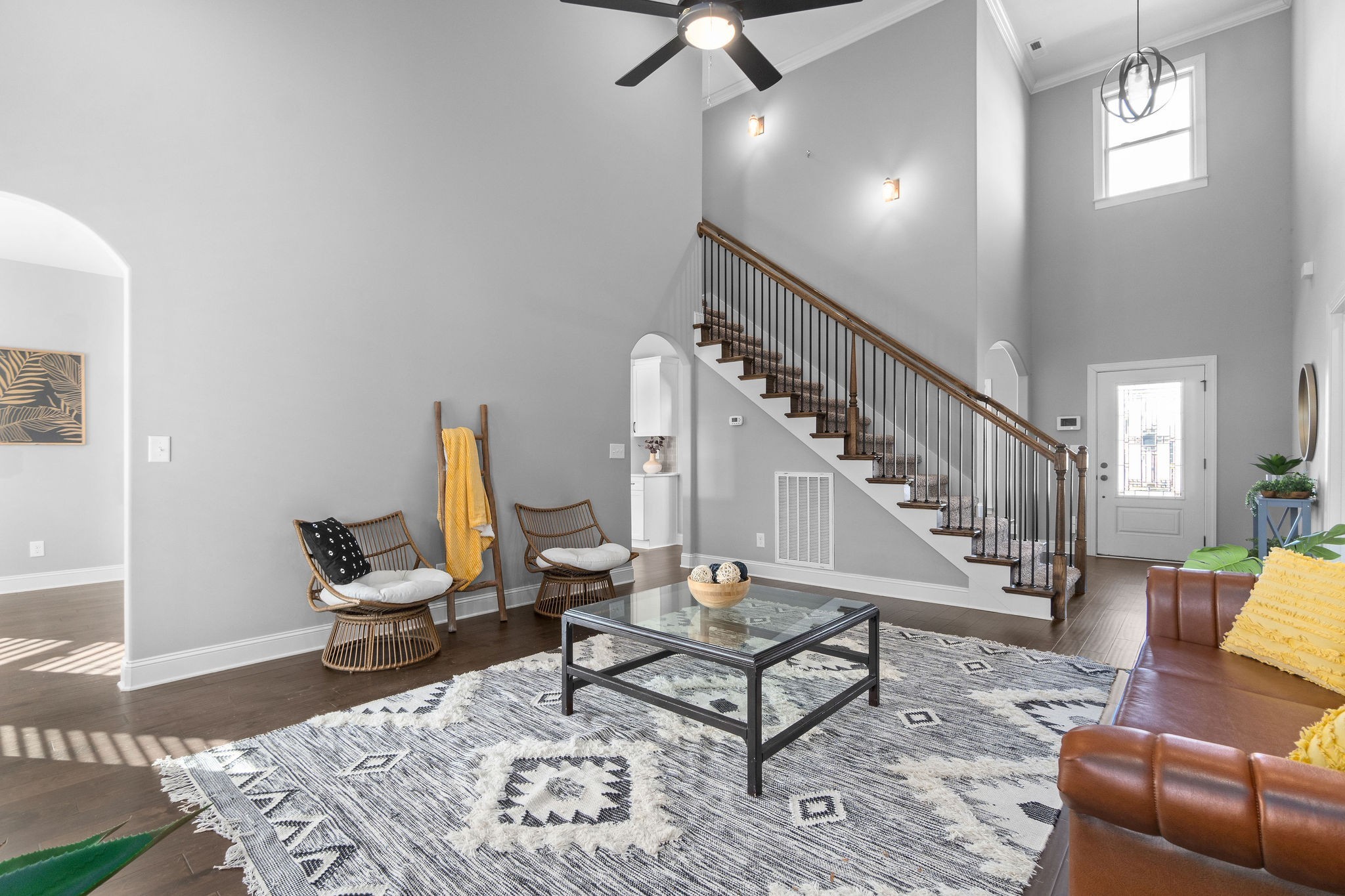 520 Larkspur Drive Clarksville, TN 37043 - Photo 10 of 34 a living room with furniture