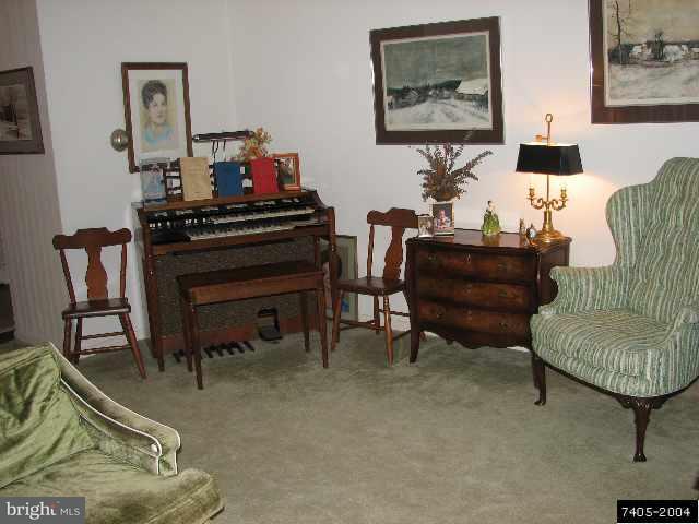 1161 Kalreda Road York, PA 17406 - Photo 4 of 9 Gallery Image 4