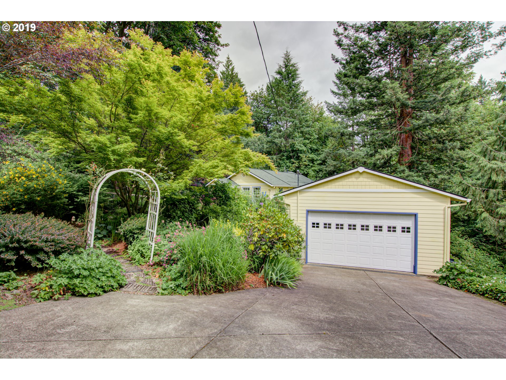4405 Southwest Halcyon Road Tualatin, OR 97062 - Photo 6 of 32 Garage