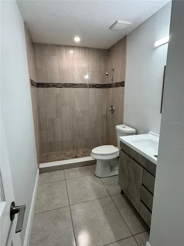 $2,000 | 8623 Baylor Circle, Orlando, FL 32817