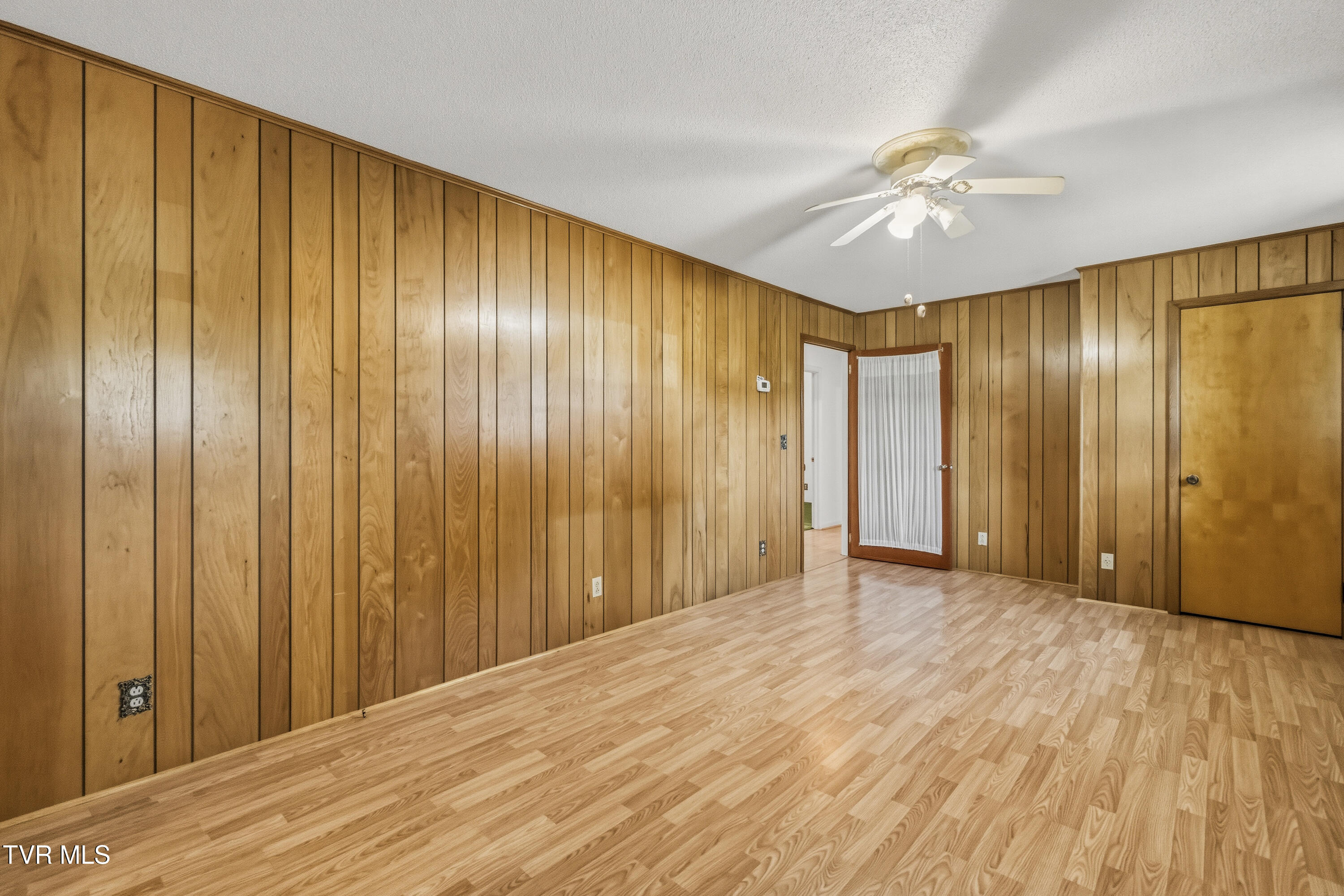 595 East Allens Bridge Road Greeneville, TN 37743 - Photo 6 of 63 6