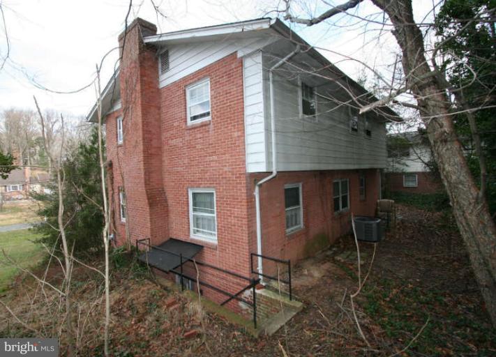 2013 Edgewater Parkway Silver Spring, MD 20903 - Photo 28 of 30 Exterior (Rear)