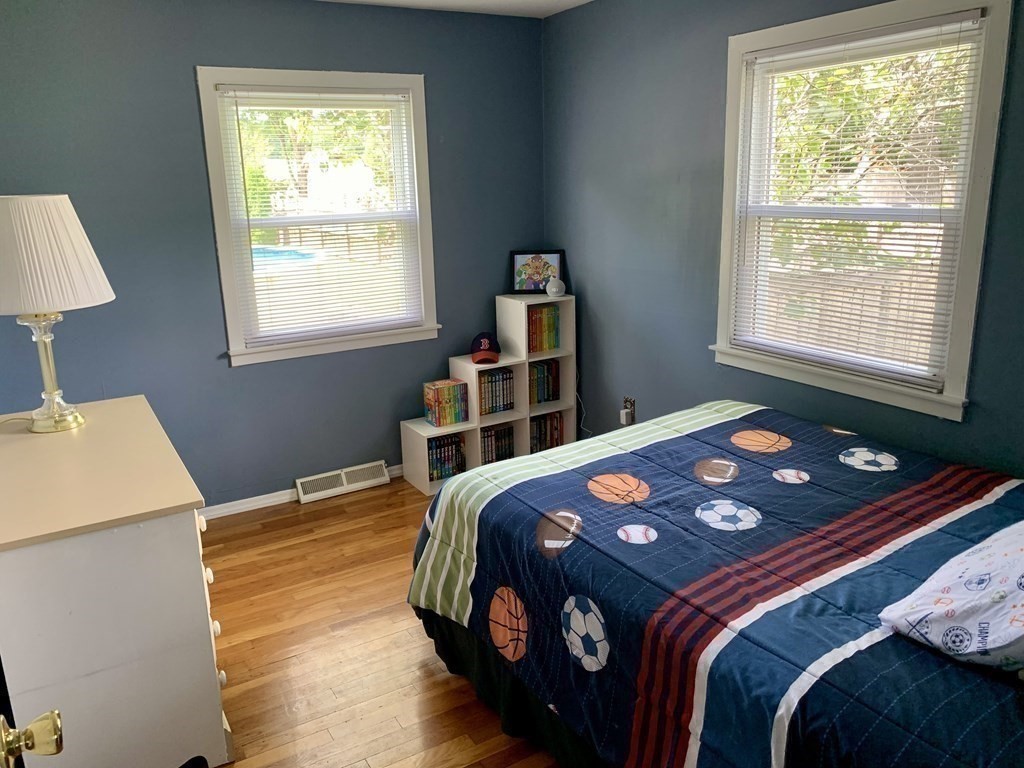 307 Mandalay Road Chicopee, MA 01020 - Photo 15 of 23 Gallery Image 15