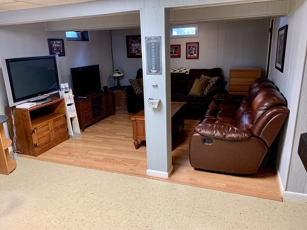 307 Mandalay Road Chicopee, MA 01020 - Photo 18 of 23 Gallery Image 18