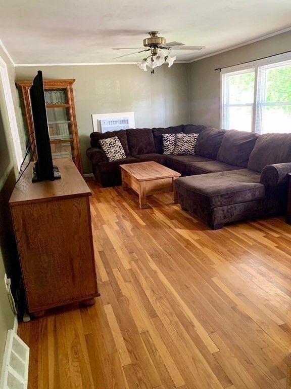 307 Mandalay Road Chicopee, MA 01020 - Photo 10 of 23 Gallery Image 10