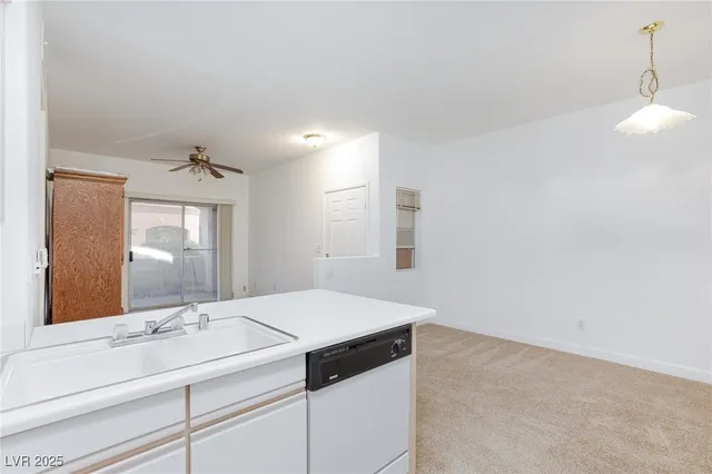 $159,900 | 5751 East Hacienda Avenue, Unit 115, Las Vegas, NV 89122