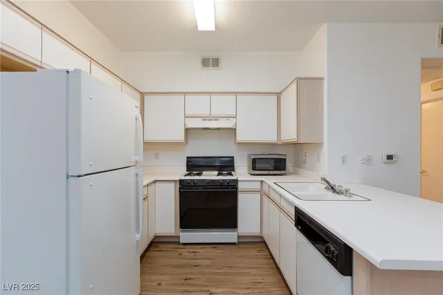 $159,900 | 5751 East Hacienda Avenue, Unit 115, Las Vegas, NV 89122