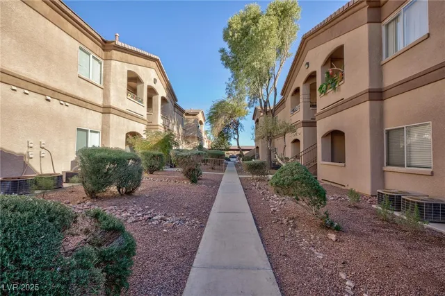 $159,900 | 5751 East Hacienda Avenue, Unit 115, Las Vegas, NV 89122