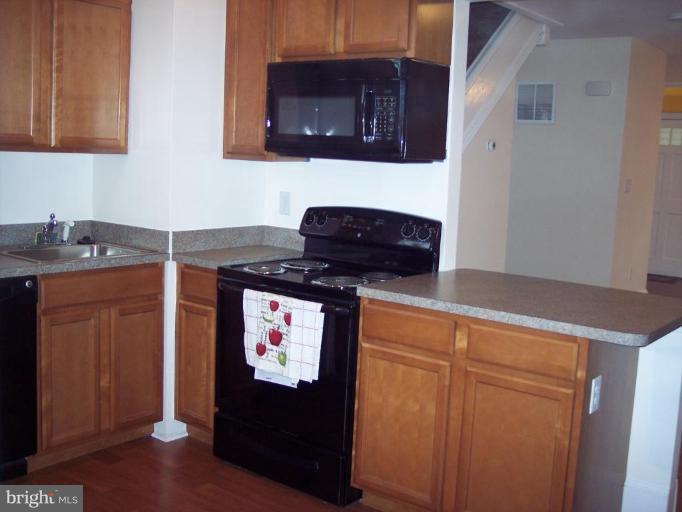 653 Orpington Road Baltimore, MD 21229 - Photo 11 of 14 Kitchen #3