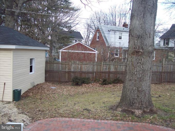 653 Orpington Road Baltimore, MD 21229 - Photo 13 of 14 Exterior (Rear)
