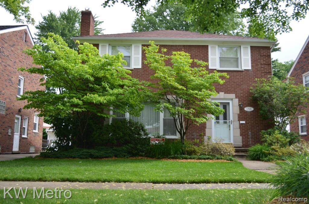 1758 Newcastle Road Grosse Pointe, MI 48236 - Photo 1 of 9 DSC_0278.jpg