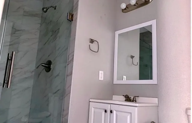 $1,800 | 5427 Willow Glen Drive, Houston, TX 77033