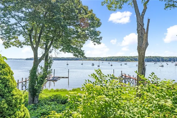 $4,200 | 40 Oak Grove Street, Unit 1, Warwick, RI 02818