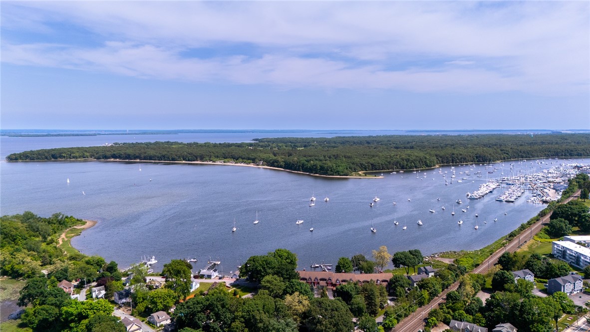 40 Oak Grove Street, Unit 1 Warwick, RI 02818 - Photo 7 of 36