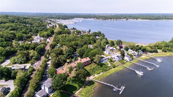 $4,200 | 40 Oak Grove Street, Unit 1, Warwick, RI 02818