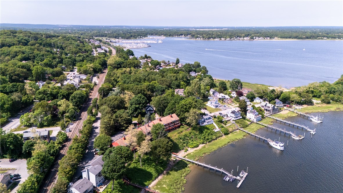 40 Oak Grove Street, Unit 1 Warwick, RI 02818 - Photo 9 of 36