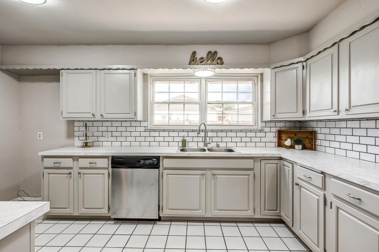 1901 Ridgecrest Perry, OK 73077 - Photo 7 of 31 Gallery Image 7