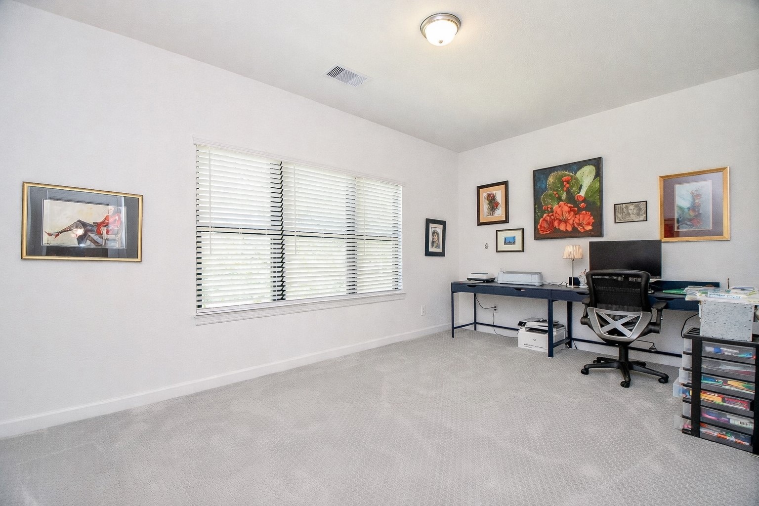 5315 Jason Street Houston, TX 77096 - Photo 22 of 39 A generously sized secondary bedroom features an open, airy feel and flexible space to suit a variety of needs.