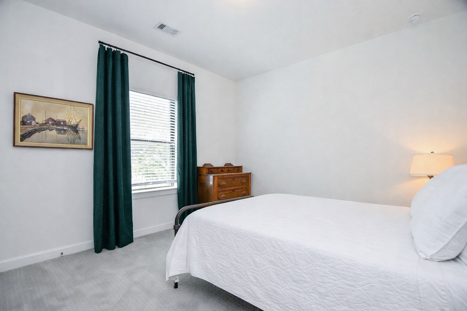 5315 Jason Street Houston, TX 77096 - Photo 24 of 39 A well-sized secondary bedroom offers a comfortable and inviting space for guests or family.