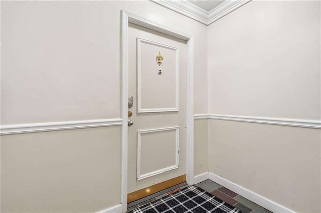 6851 Roswell Road, Unit H29 Atlanta, GA 30328 - Photo 3 of 50 a view of an empty room