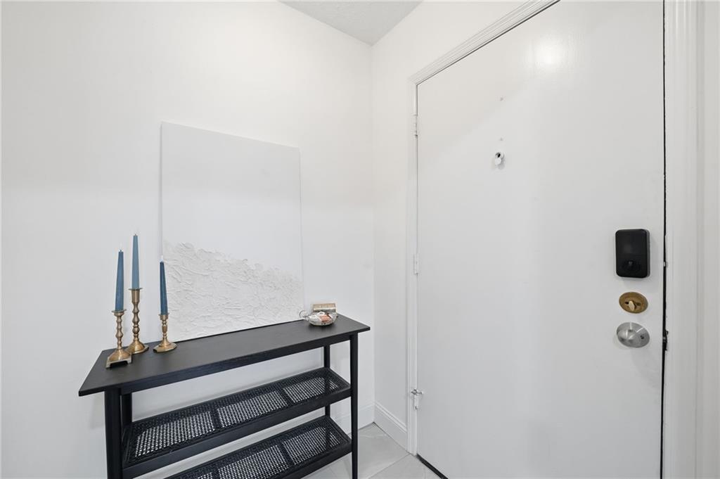 6851 Roswell Road, Unit H29 Atlanta, GA 30328 - Photo 4 of 50 a view of entryway