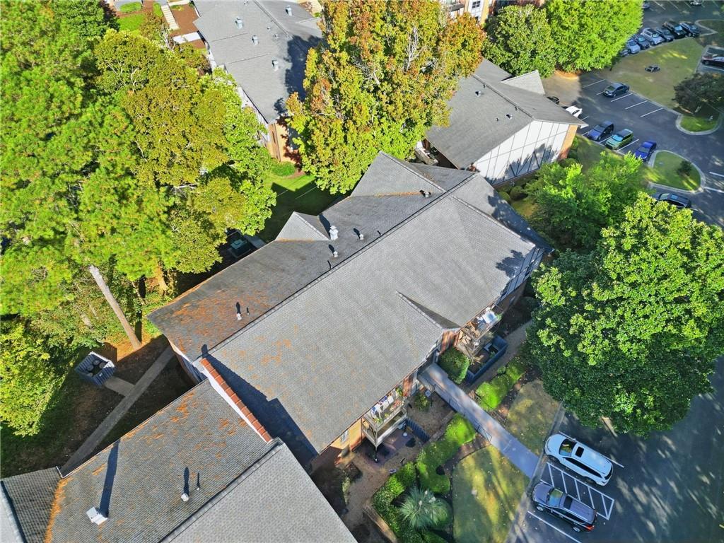 6851 Roswell Road, Unit H29 Atlanta, GA 30328 - Photo 41 of 50 an aerial view of a house with a yard