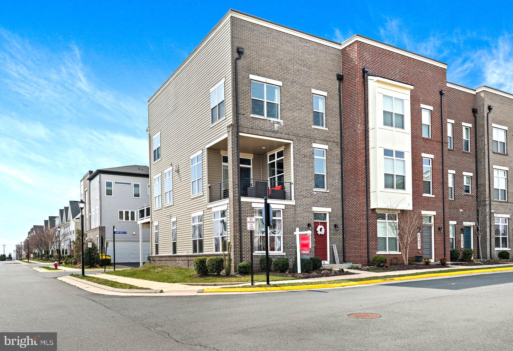 42657 Aden Terrace Ashburn, VA 20148 - Photo 2 of 37