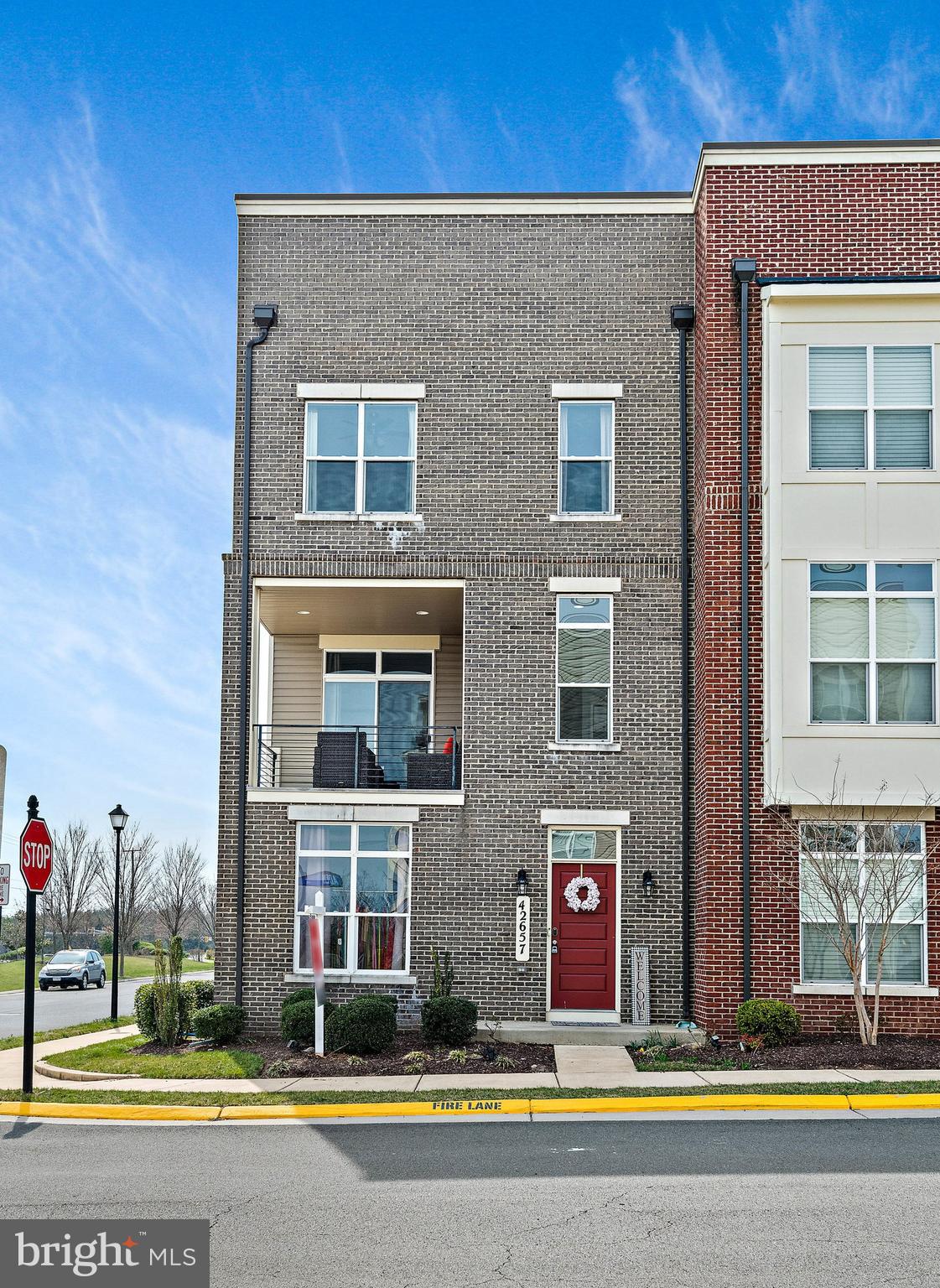 42657 Aden Terrace Ashburn, VA 20148 - Photo 4 of 37 Brickfront Townhouse