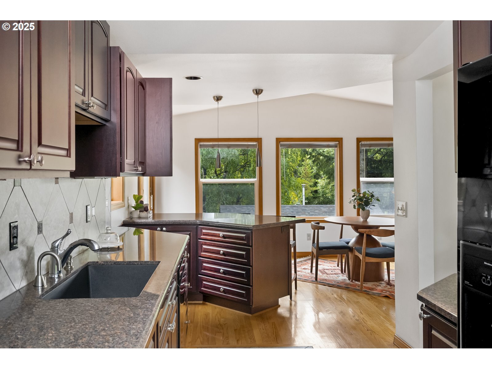 4838 Southwest Hamilton Court Portland, OR 97221 - Photo 15 of 48 Gallery Image 15