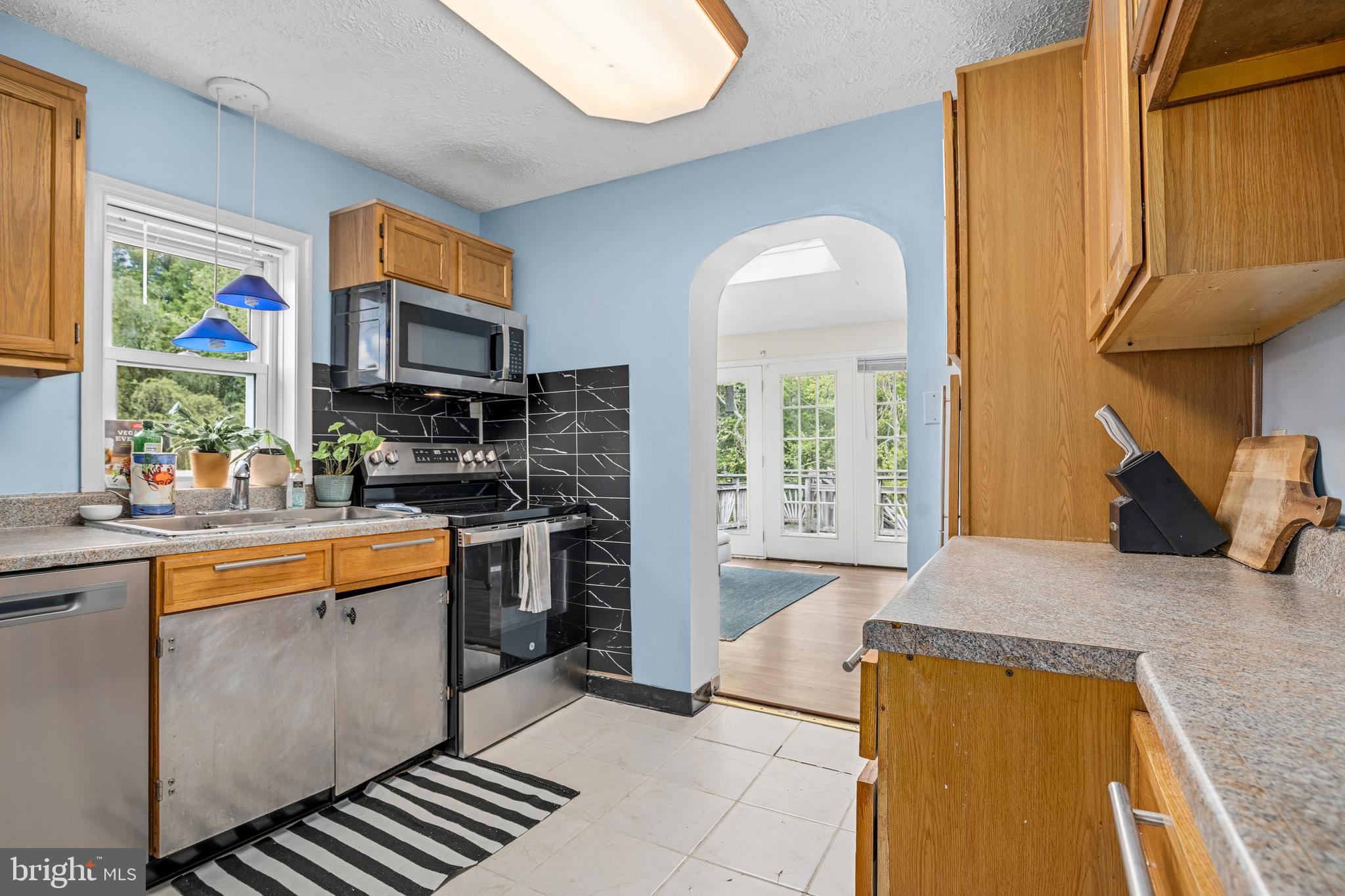 11216 Tippett Road Clinton, MD 20735 - Photo 10 of 26 Gallery Image 10