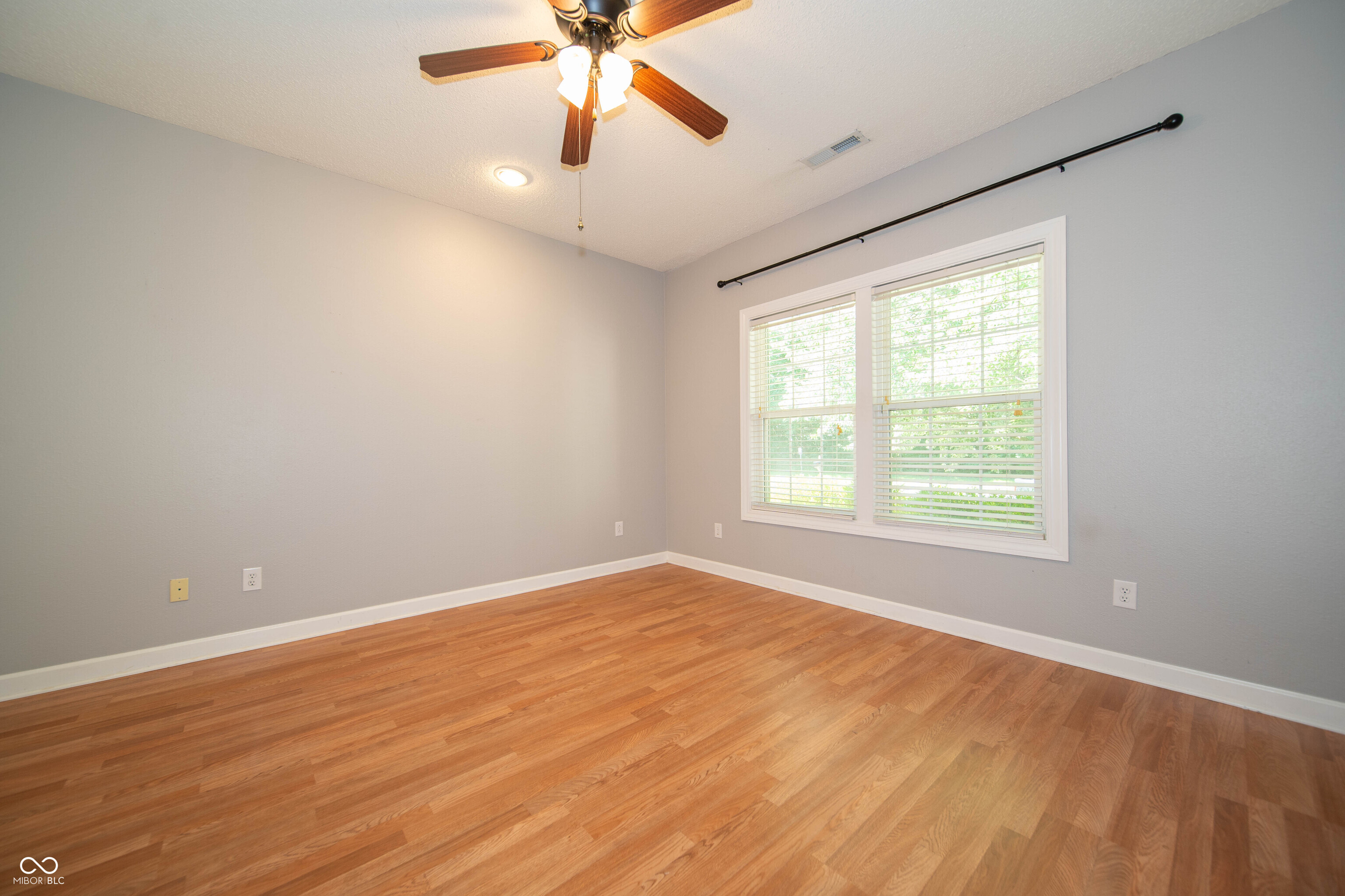 11044 Schoolhouse Road Fishers, IN 46037 - Photo 7 of 32