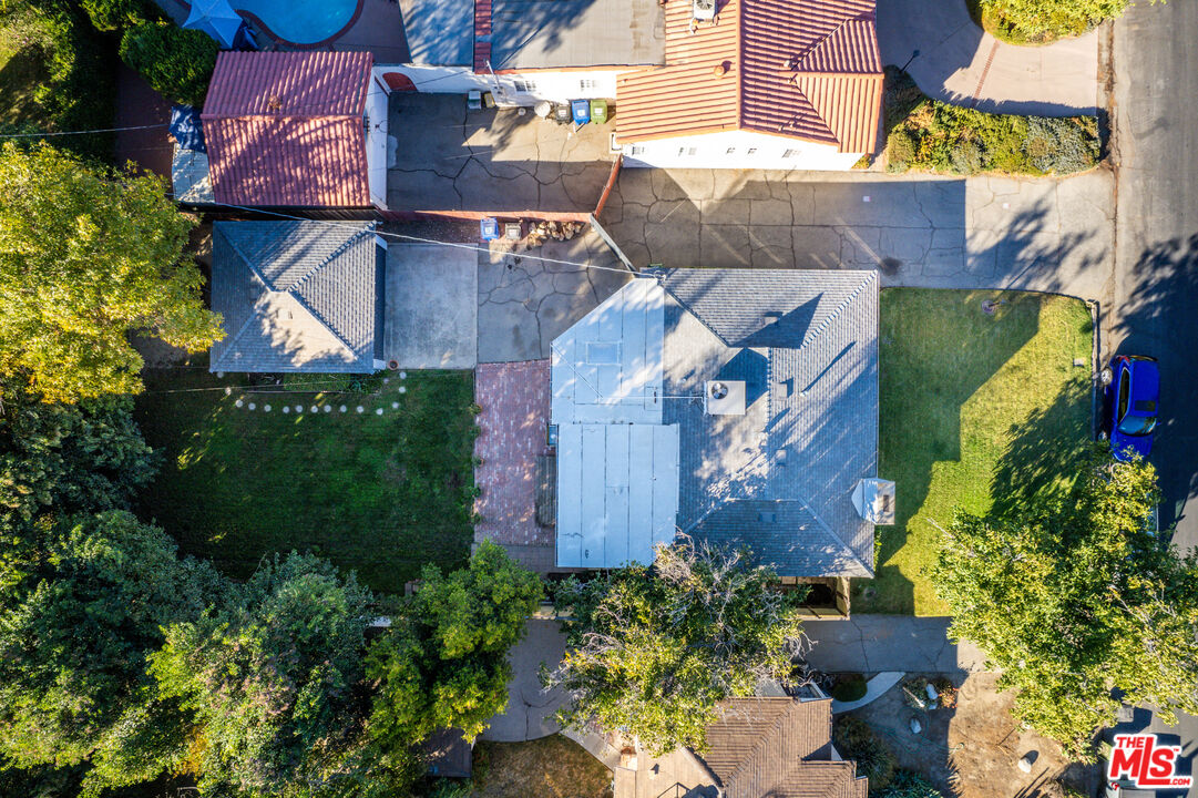 6327 Ranchito Avenue Valley Glen, CA 91401 - Photo 44 of 46 an aerial view of a house