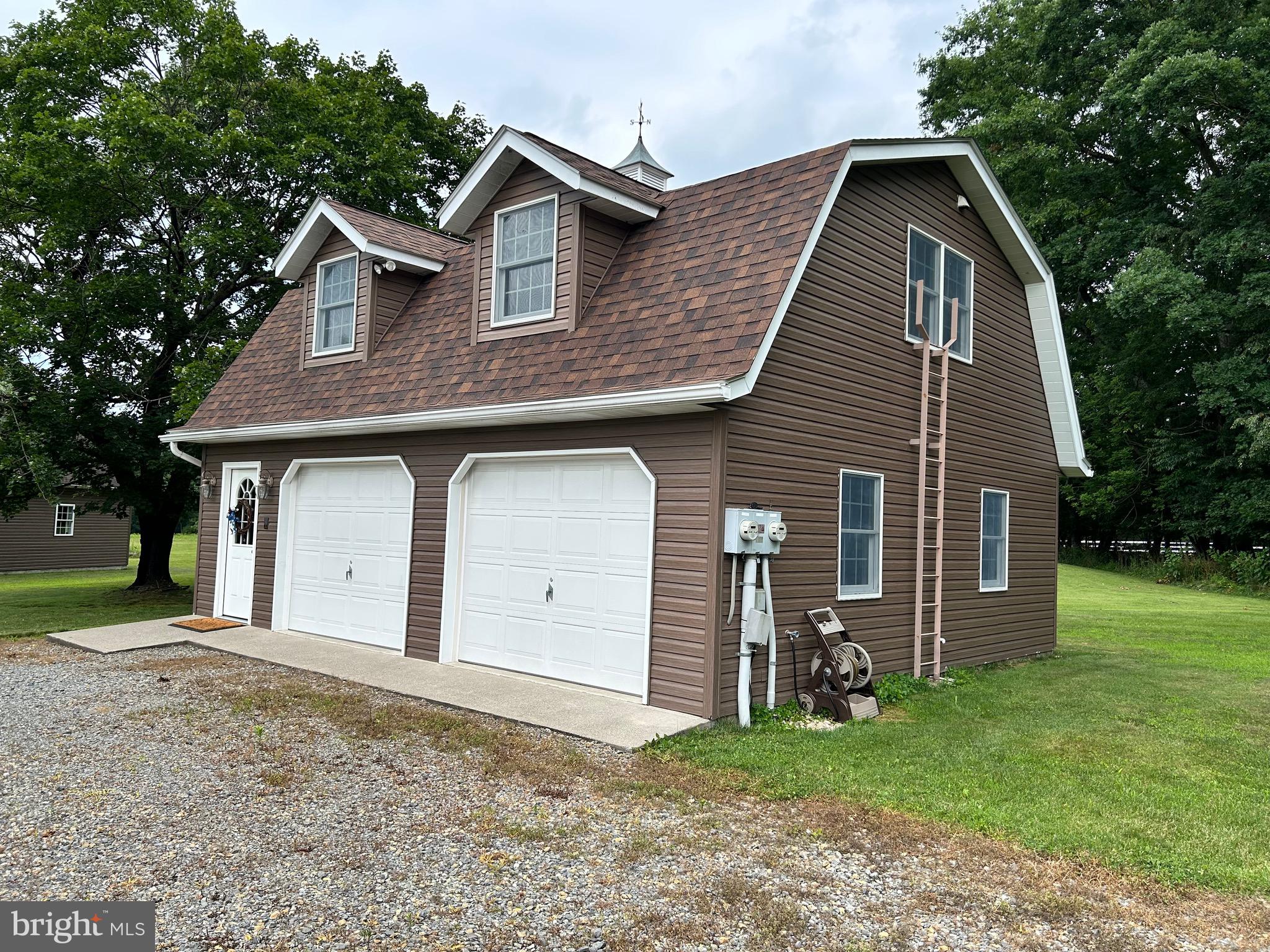 121 Berry Road Andreas, PA 18211 - Photo 2 of 31 Exterior Side View