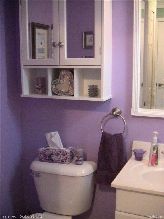 1986 North Sheldon Road Canton, MI 48187 - Photo 15 of 19 Half bath