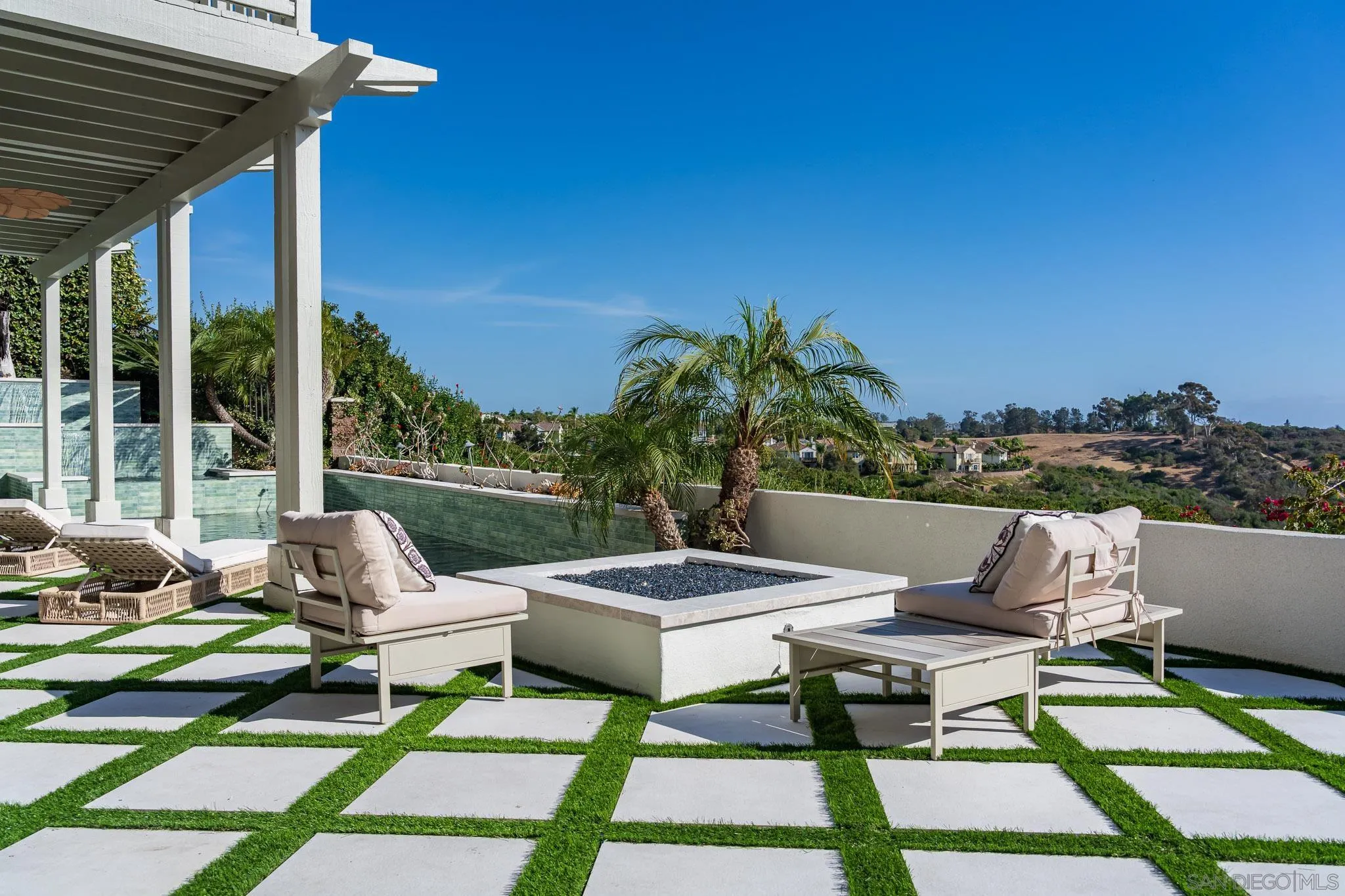 1375 Ravean Court Encinitas, CA 92024 - Photo 36 of 41 Gallery Image 36