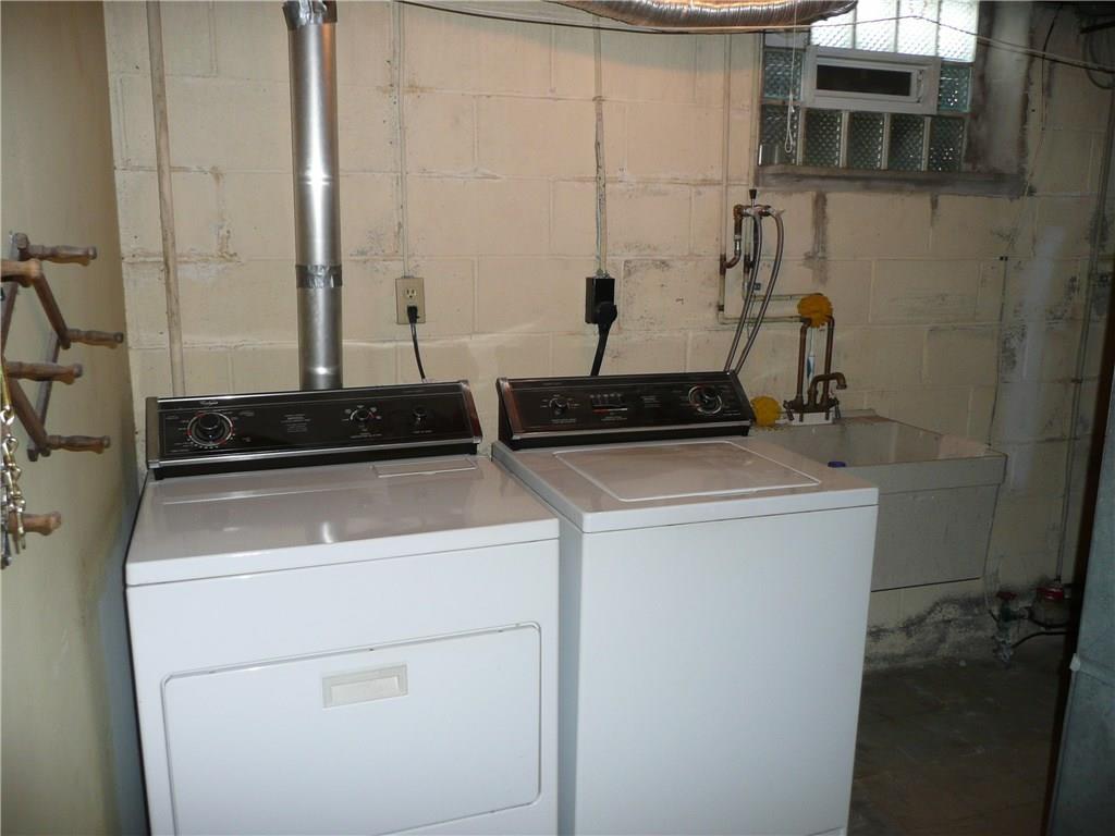 234 Lytton Road Coraopolis, PA 15108 - Photo 17 of 20 LAUNDRY ROOM WITH WAHSER AND DRYER